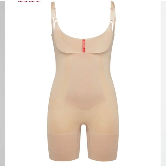 NEW-Spanx TOTAL BODY SCULPTING POWER
OnCore Open-Bust Mid-ThighBodysuit SoftNude - Picture 1 of 4